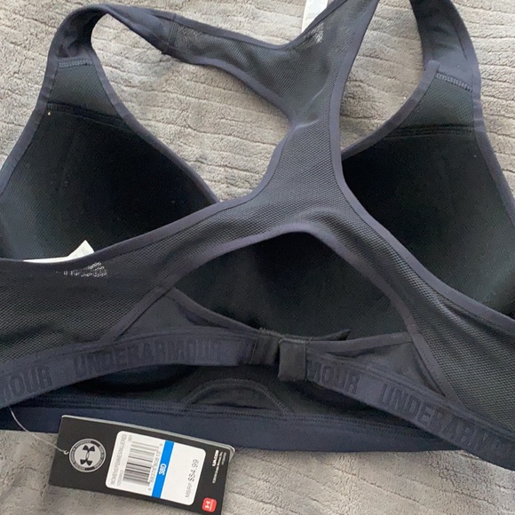 UnderArmor Bra size 38D racer back in black - Picture 4 of 4